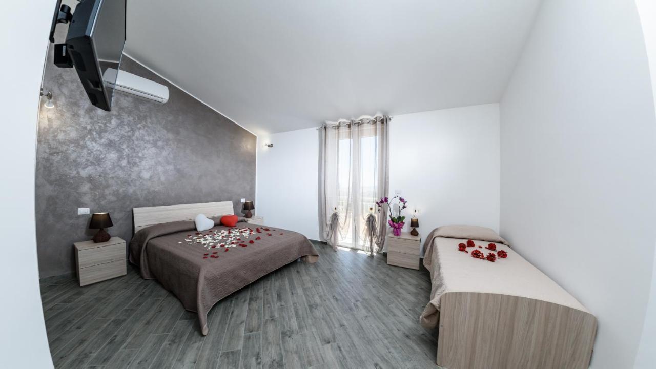 B&B Villa Fiorita 피아차암머리나 외부 사진